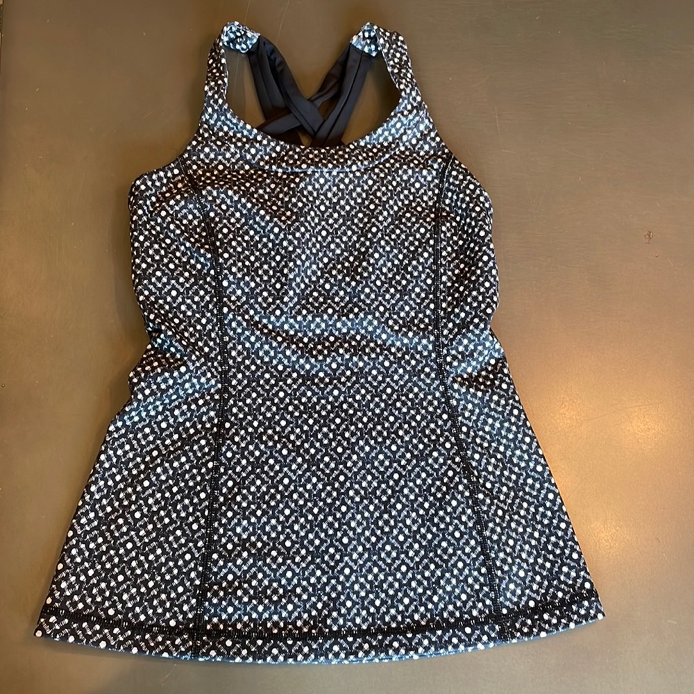 Lululemon Geometric Black and White Tank Top with shelf bra, size 4